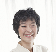 院長　秋山久恵